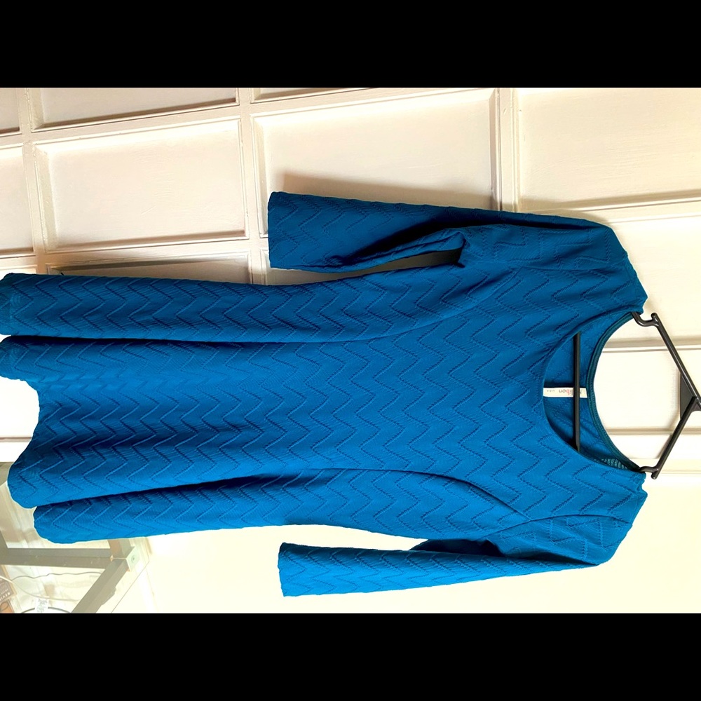 Teal formal dress, worn lightly. Size medium (6)